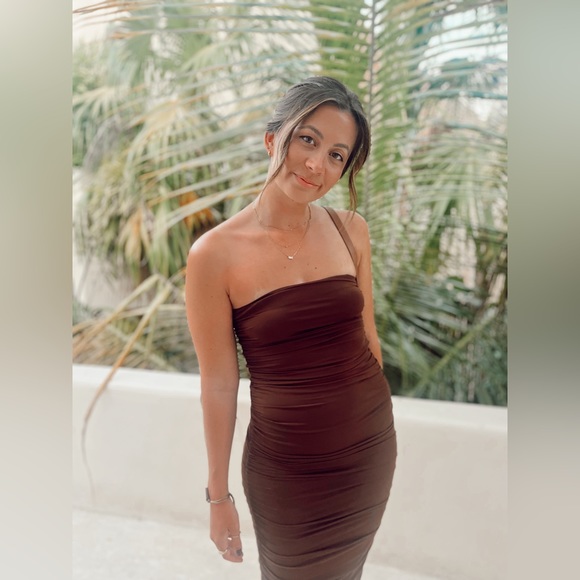 Meet your Posher, Emily - Picture 3 of 6